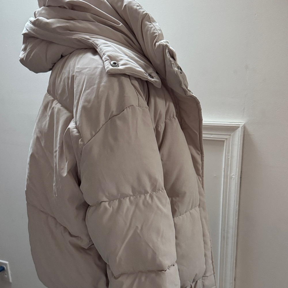 Abercrombie & Fitch Women's Beige Puffer Jacket - Picture 3 of 15